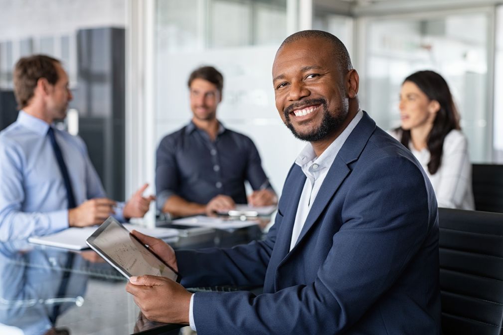 Imagem homem sorrindo